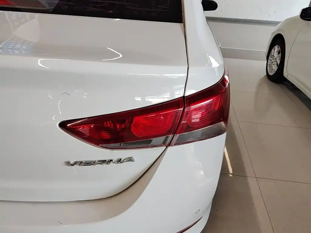 Hyundai Verna 2016 — фото 8