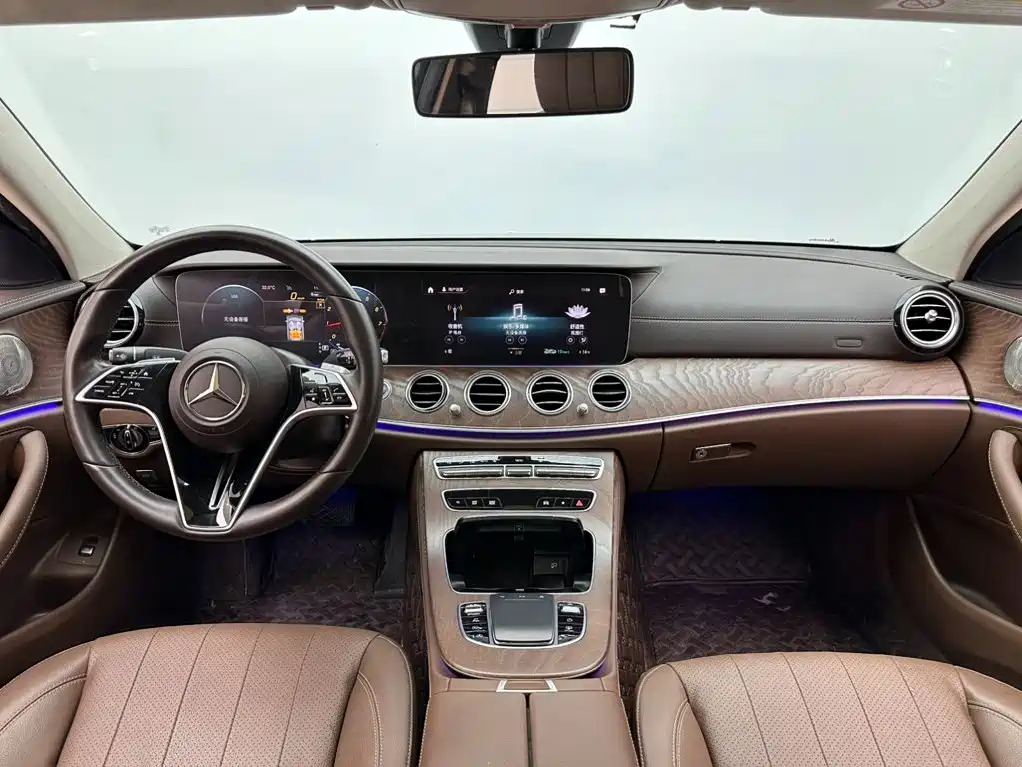 Mercedes-Benz E-Class 2023 — фото 10
