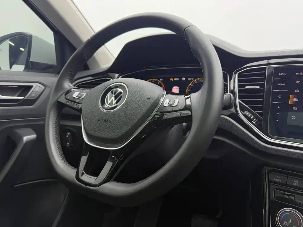 Volkswagen T-Roc 2022 — фото 16