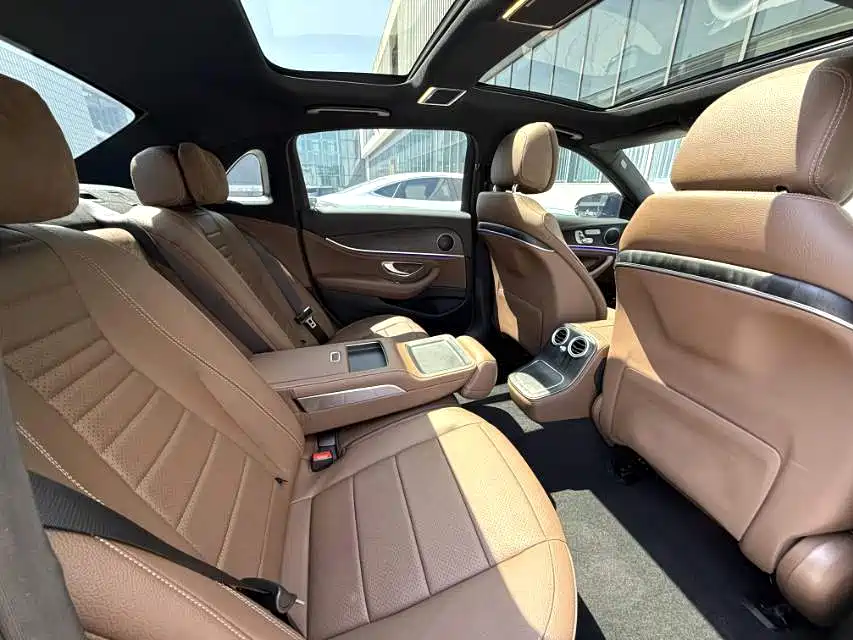 Mercedes-Benz E-Class 2023 — фото 11