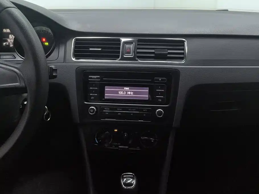 Skoda Rapid Spaceback 2019 — фото 13