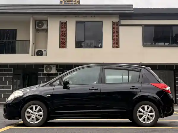 Nissan Tiida 2010
