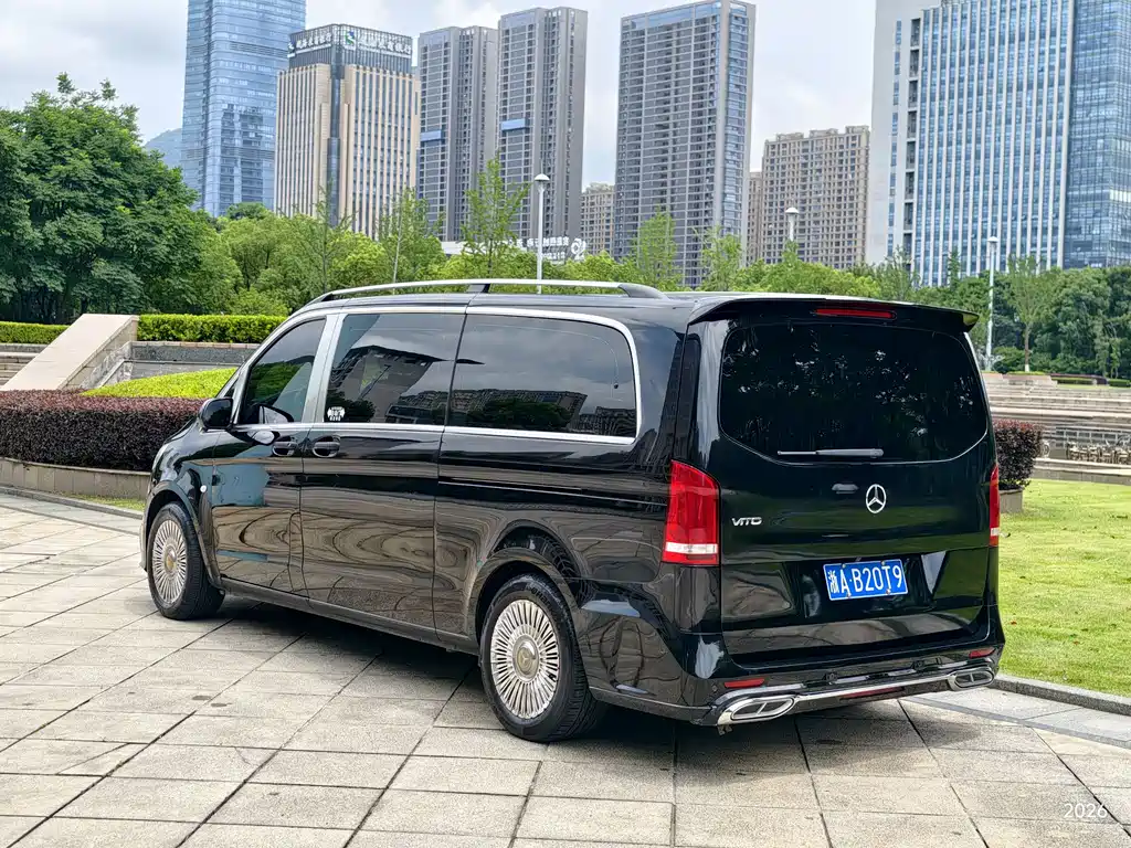 Mercedes-Benz Vito 2022 — фото 23