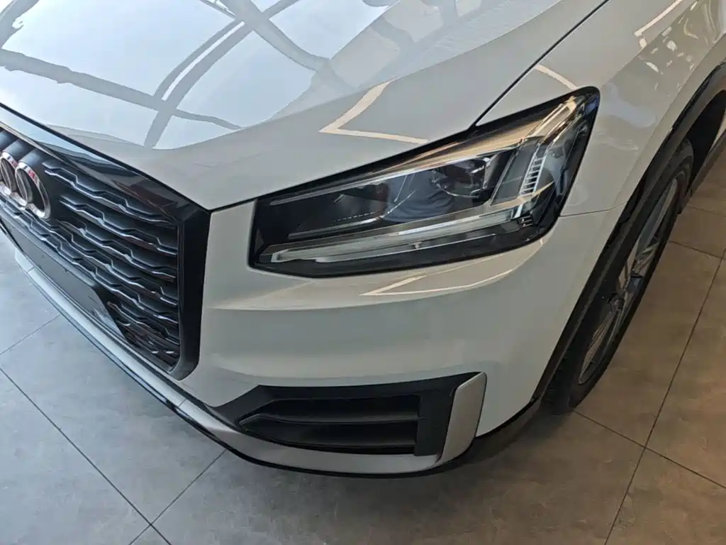 Audi Q2L 2020 — фото 24