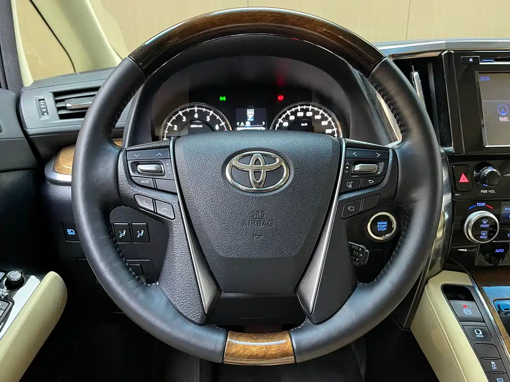 Toyota Alphard 2018 — фото 13