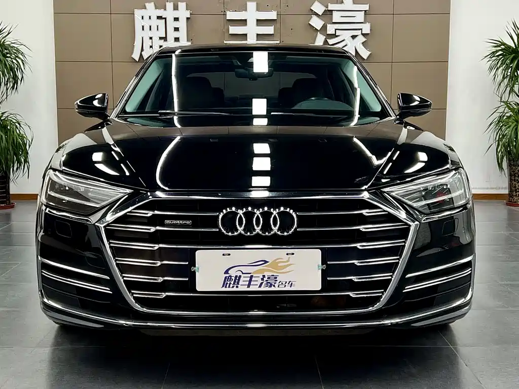 Audi A8 2022 — фото 2