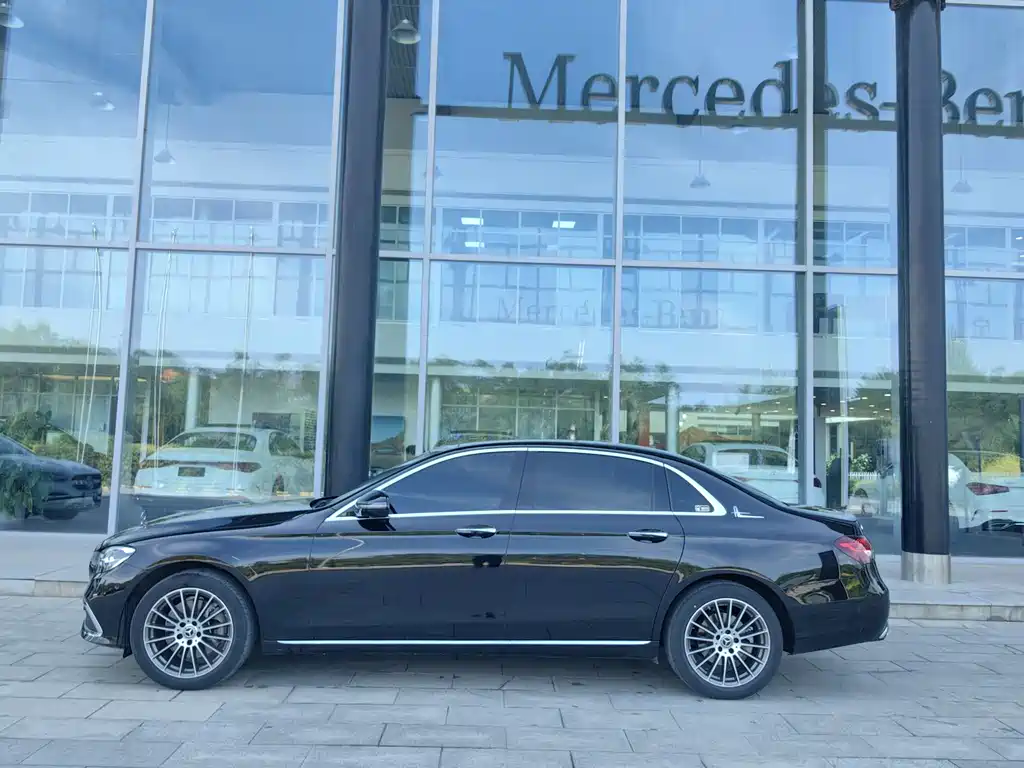 Mercedes-Benz E-Class 2023 — фото 3