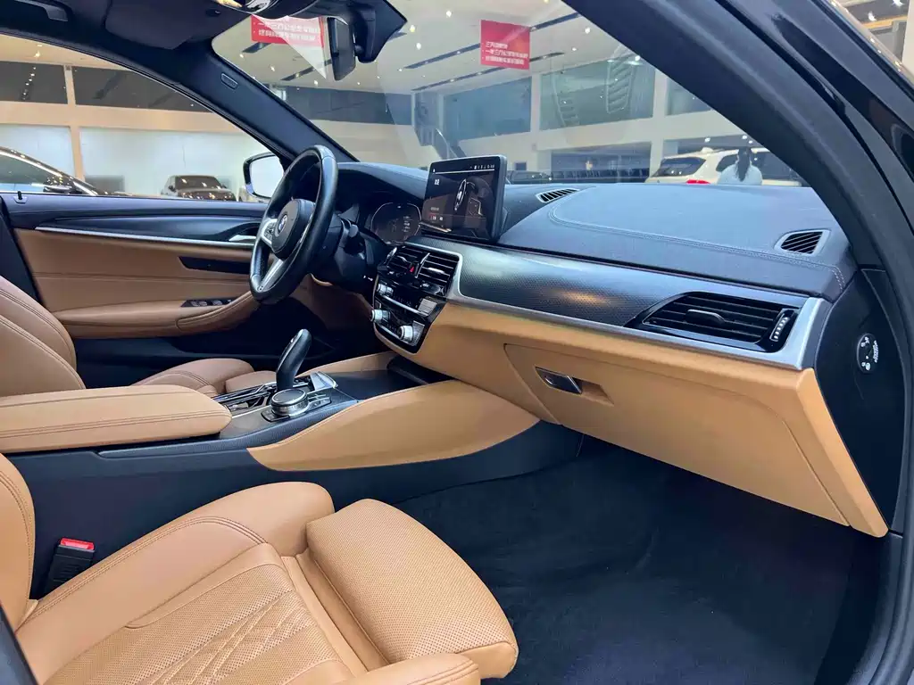 BMW 5 Series 2022 — фото 14