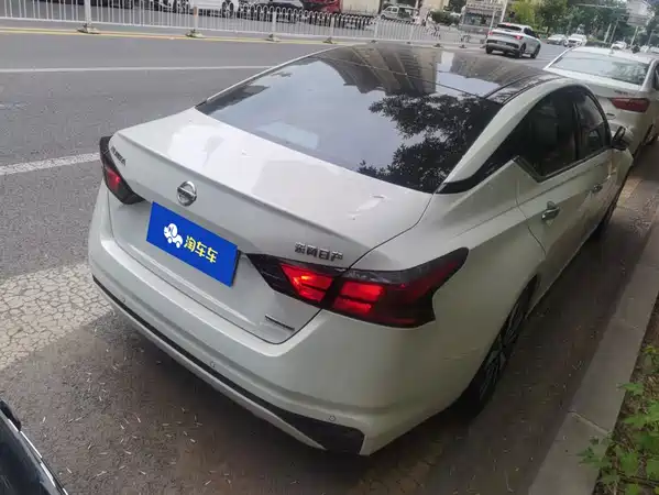 Nissan Teana 2022