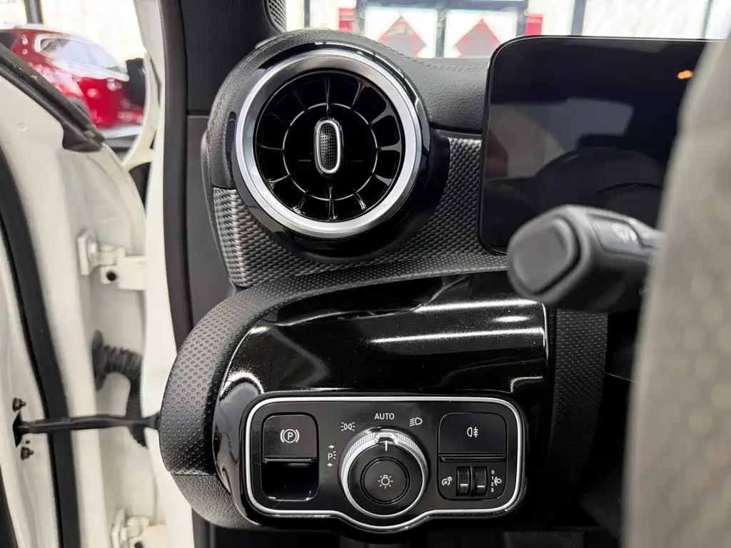 Mercedes-Benz A-Class 2021 — фото 12