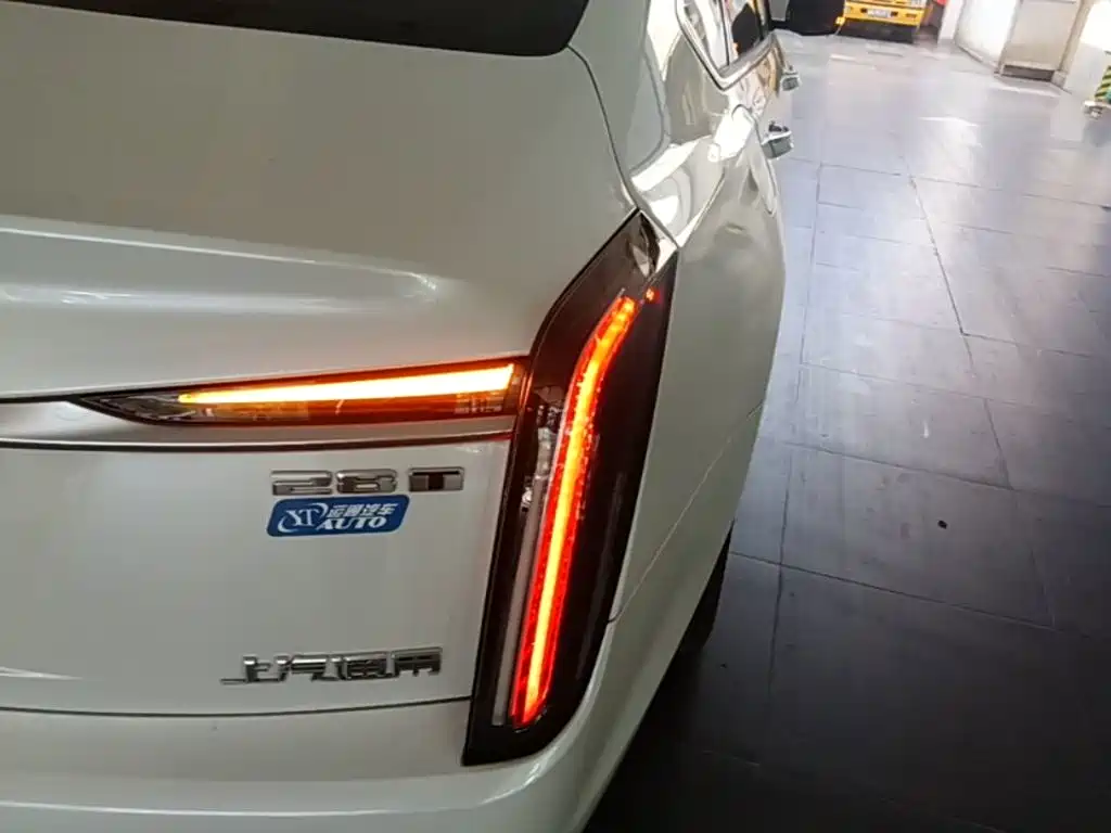 Cadillac CT6 2025 — фото 8