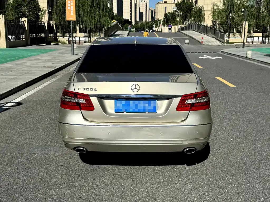 Mercedes-Benz E-Class 2012