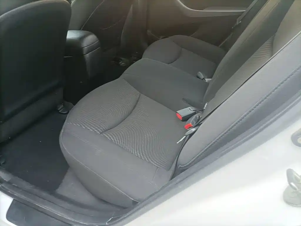 Hyundai Elantra Langdong 2016 — фото 17