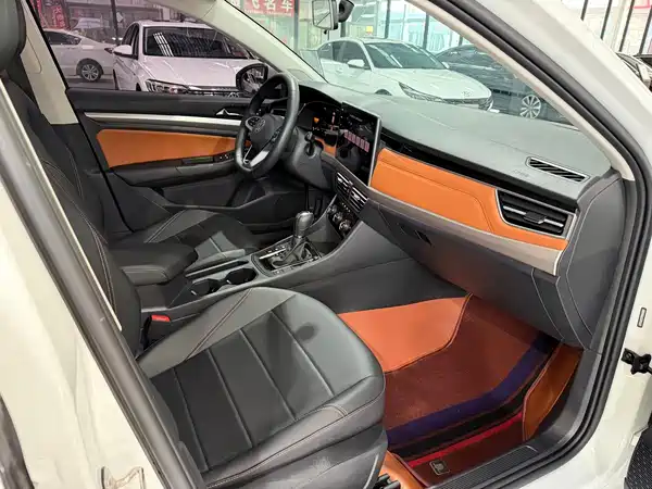 Volkswagen Bora 2023