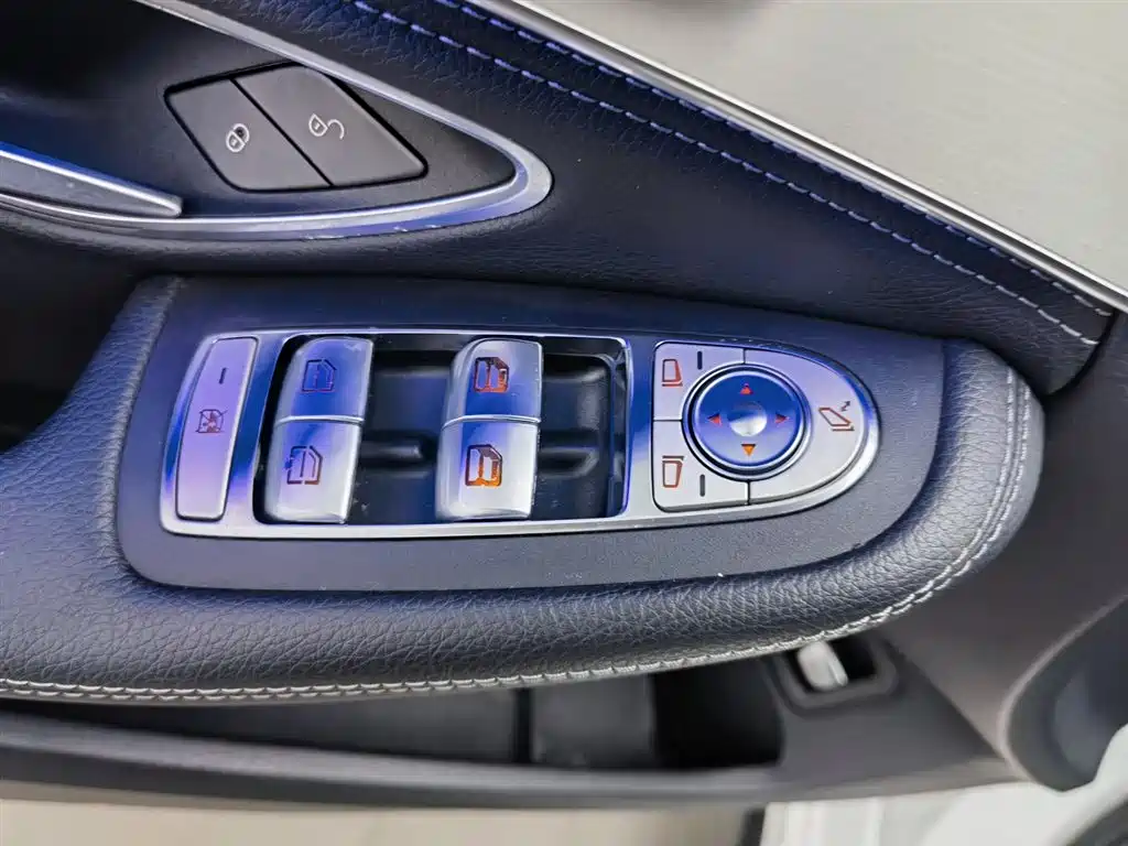Mercedes-Benz C-Class 2020 — фото 9