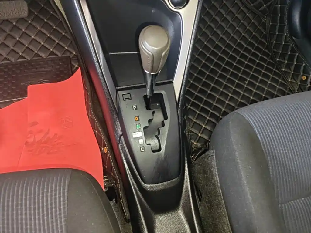 Toyota Yaris L 2016 — фото 14