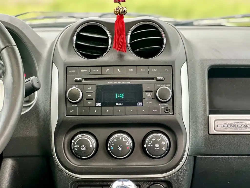 Jeep Compass 2014 — фото 41