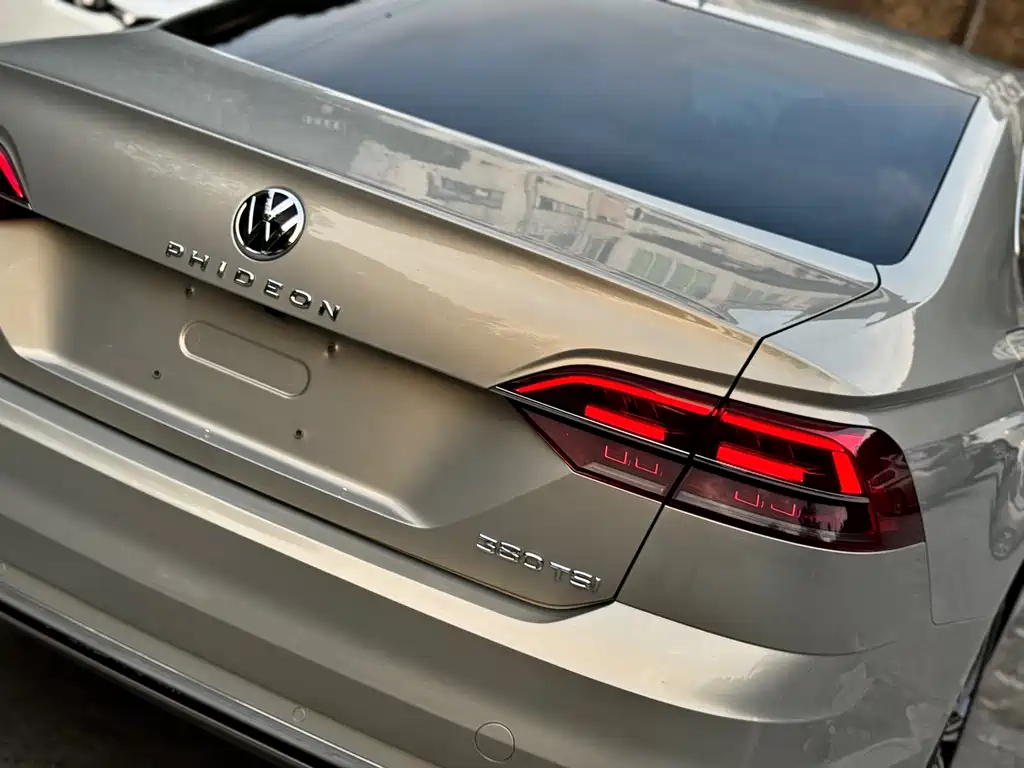 Volkswagen Phideon 2018 — фото 11
