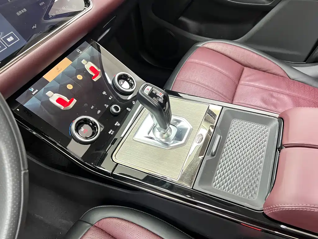 Land Rover Evoque 2021 — фото 27