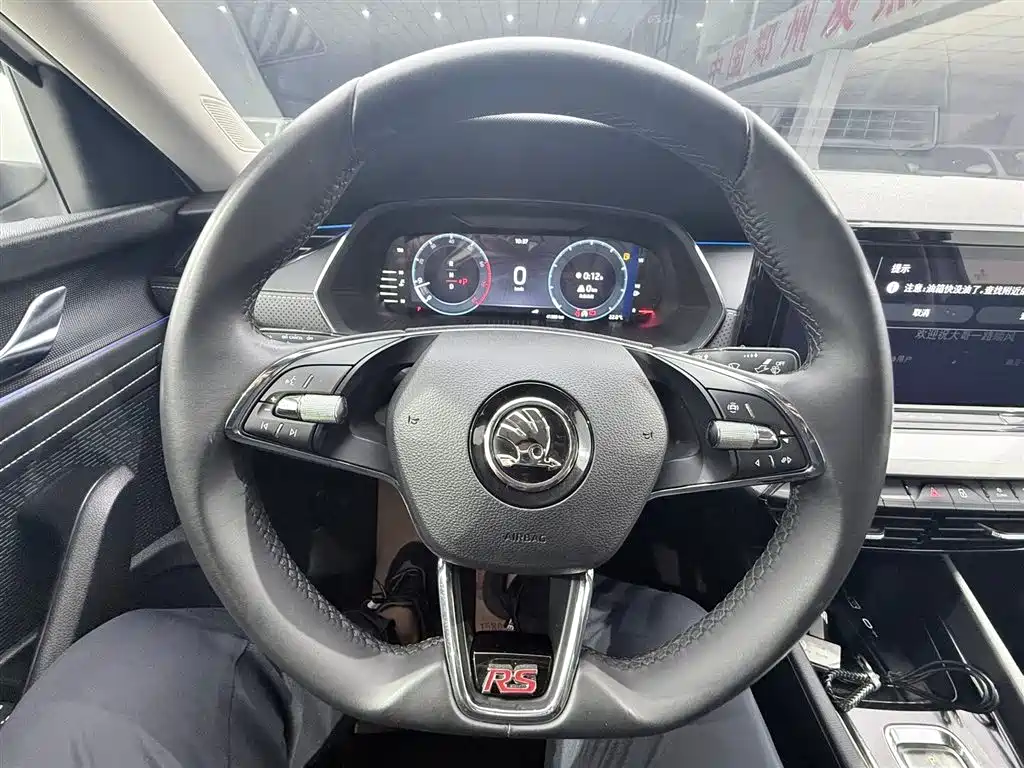 Skoda Octavia 2022 — фото 11