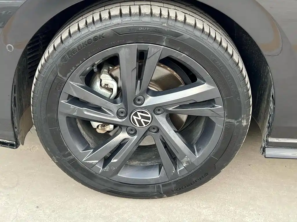 Volkswagen Golf 2023
