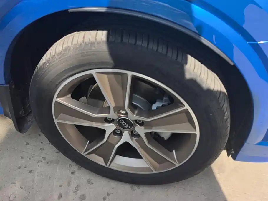 Audi Q2L 2025