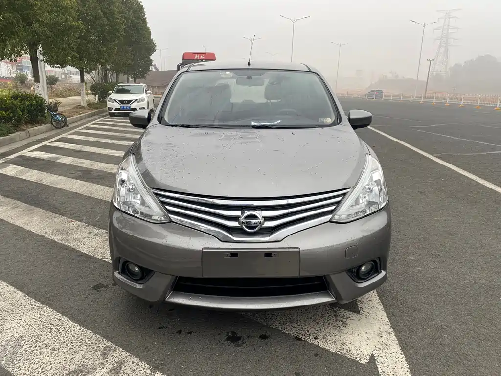 Nissan Livina 2014
