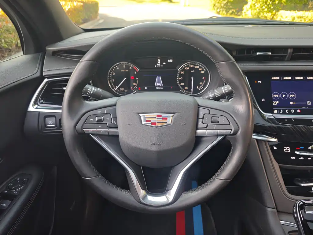 Cadillac XT6 2021 — фото 11