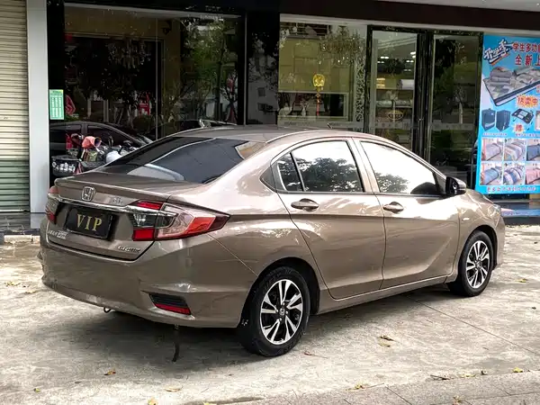 Honda Greiz 2016