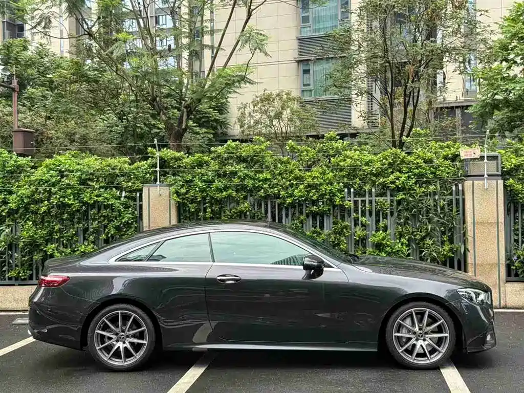 Mercedes-Benz E-Class 2023 — фото 4