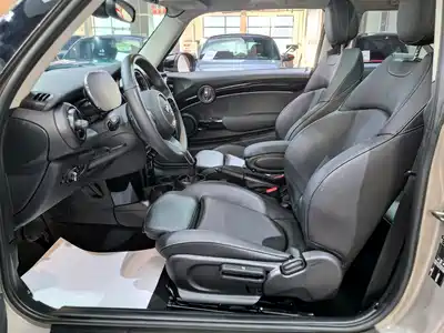 MINI MINI 2023