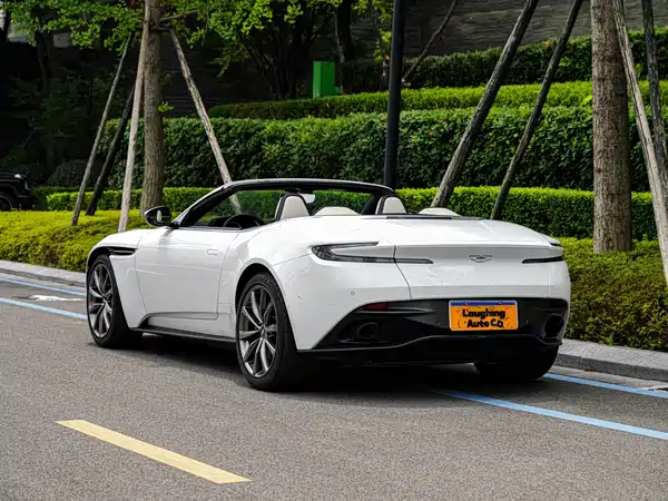 Aston Martin DB11 2020