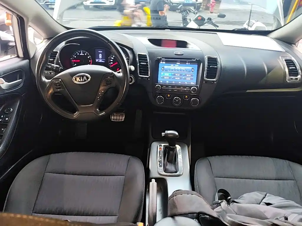 Kia K3 2015 — фото 10
