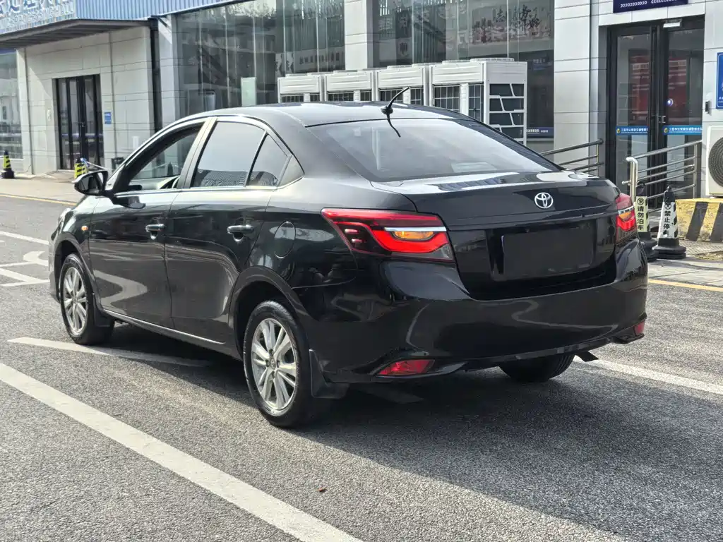 Toyota Vios 2022 — фото 3