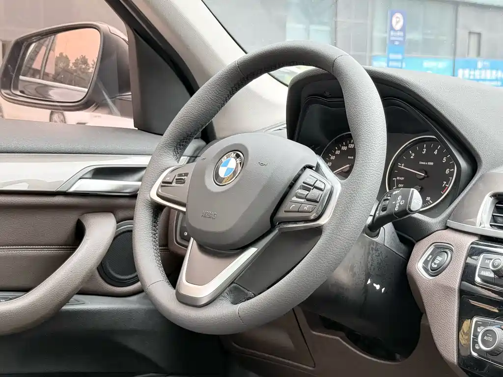 BMW X1 2017 — фото 12