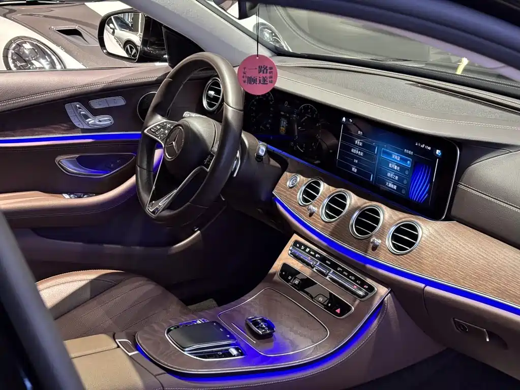 Mercedes-Benz E-Class 2023 — фото 13