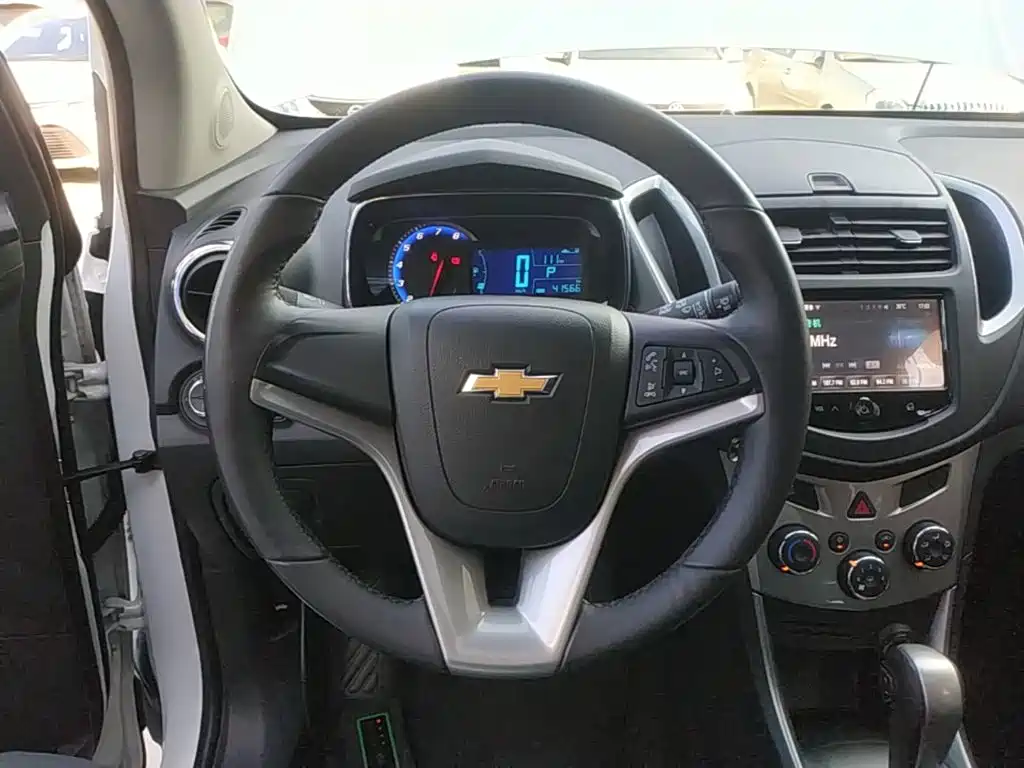 Chevrolet Trax 2016 — фото 11