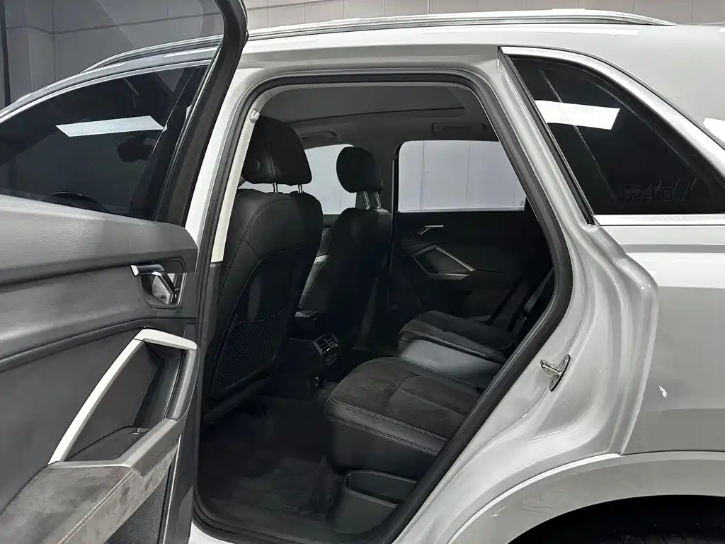 Audi Q3 2022 — фото 16