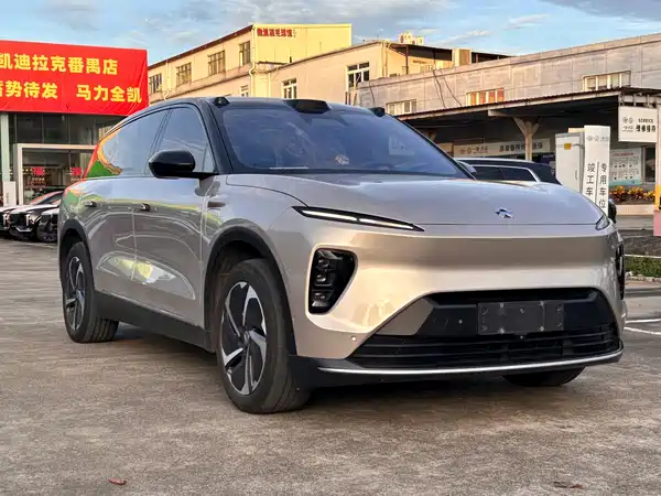 NIO ES8 2023