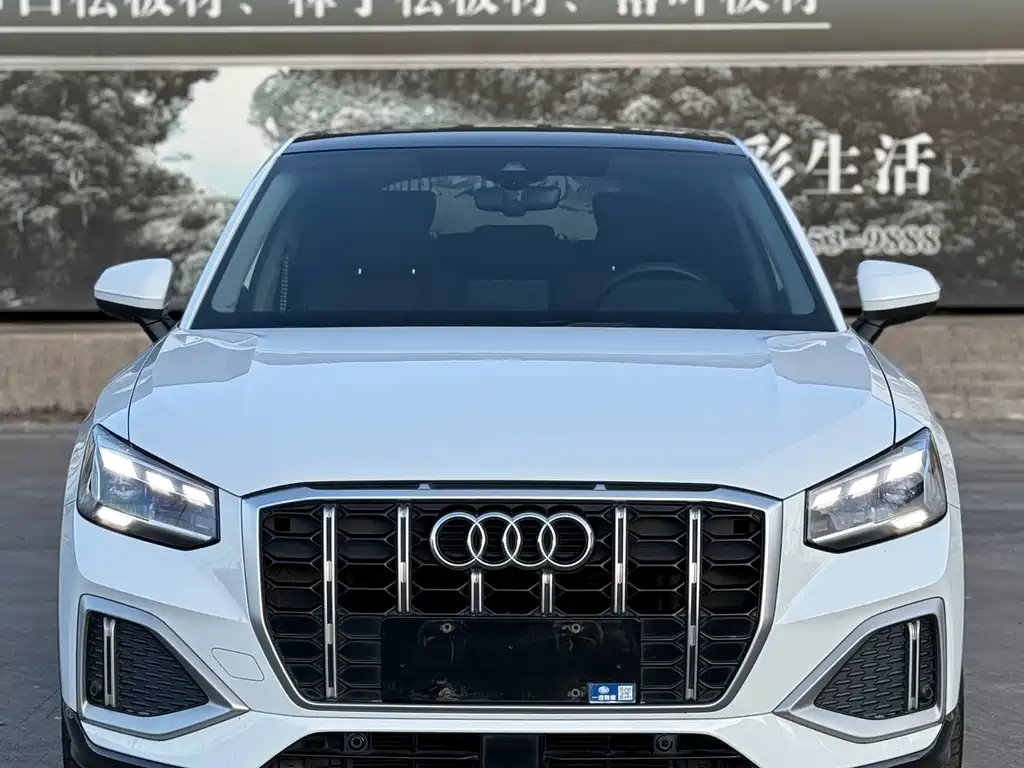 Audi Q2L 2022 — фото 2
