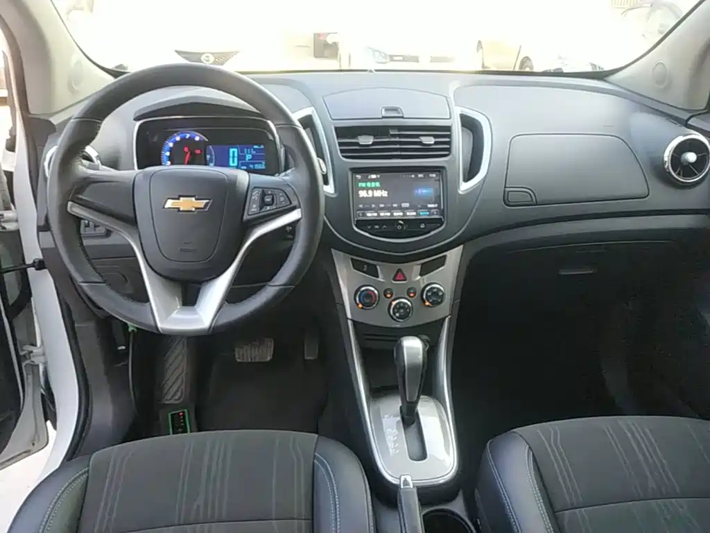 Chevrolet Trax 2016 — фото 10