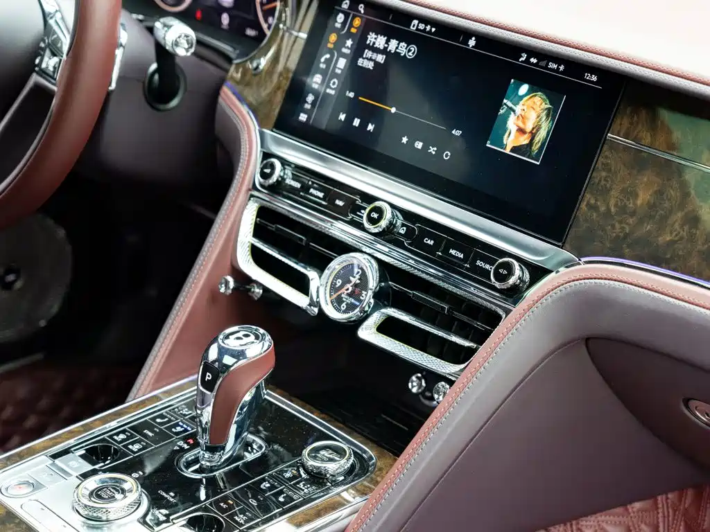 Bentley Flying Spur 2020 — фото 20