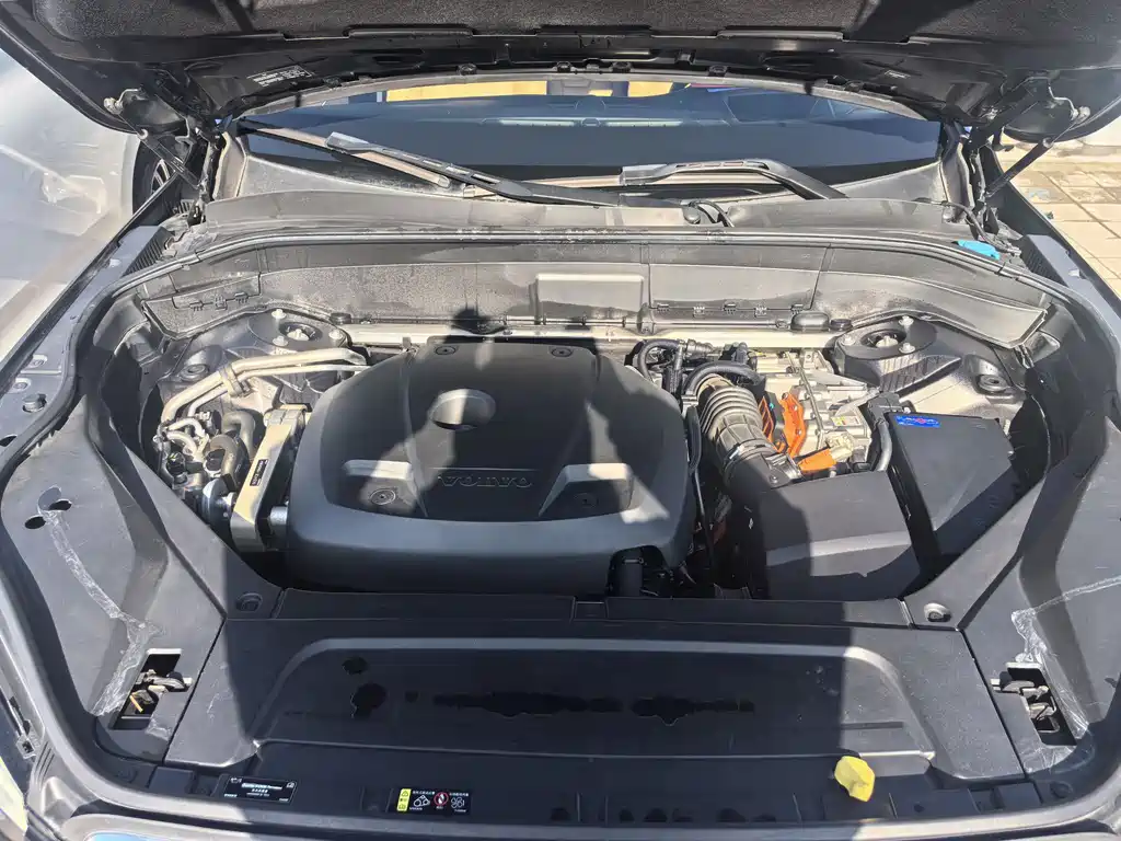 Volvo XC90 PHEV 2018 — фото 18