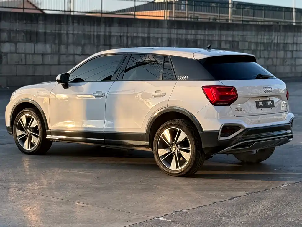 Audi Q2L 2022 — фото 5