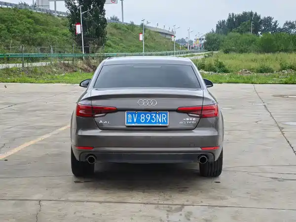 Audi A4L 2017