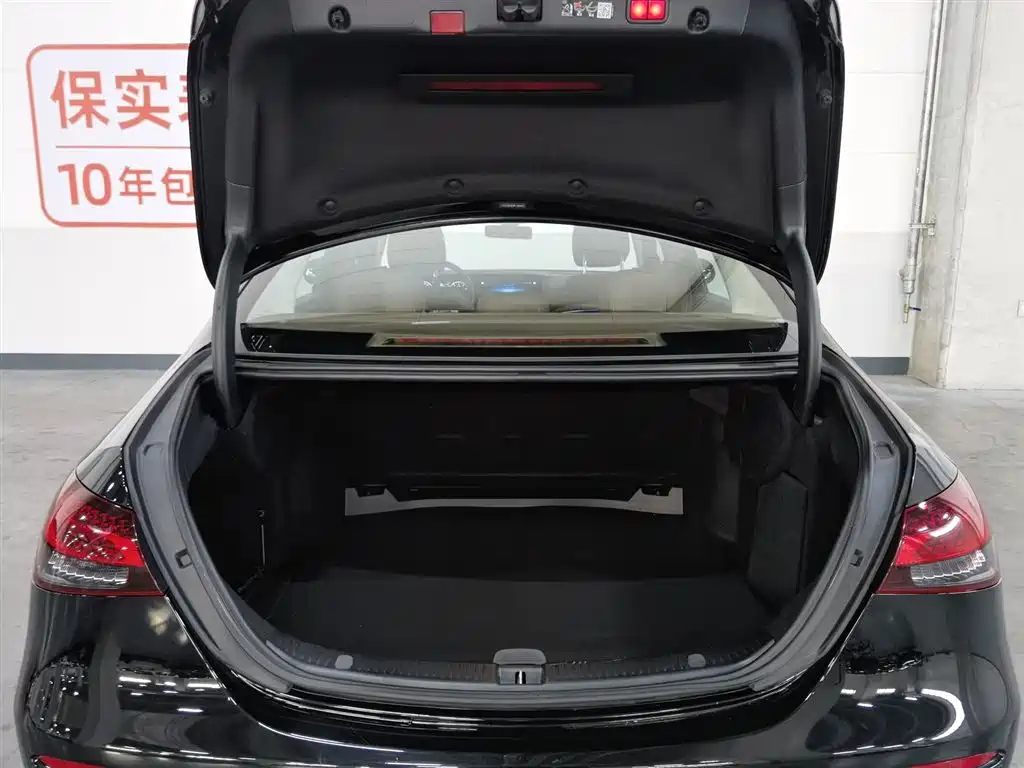 Mercedes-Benz E-Class 2023 — фото 16