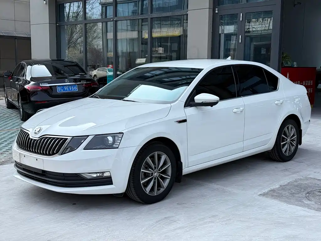 Skoda Octavia 2018 — фото 2