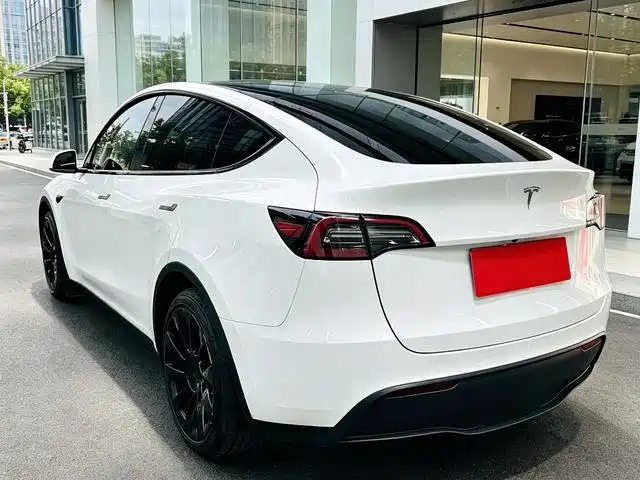 Tesla Model Y 2023 — фото 6