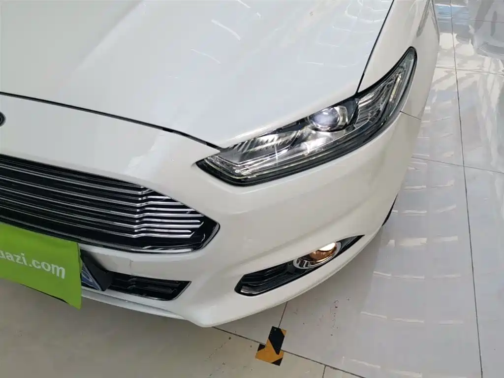 Ford Mondeo 2015 — фото 18