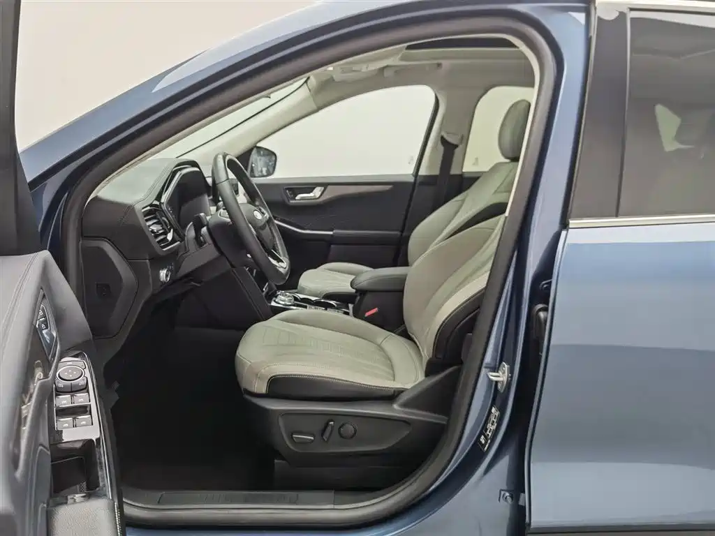 Ford Escape 2022 — фото 10